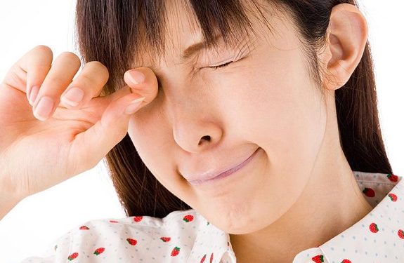 7 Nguyên nhân gây Ngứa mắt thường gặp và Cách xử trí
