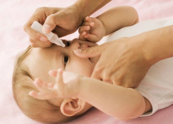 8 Thuốc nhỏ mắt cho trẻ sơ sinh AN TOÀN và HIỆU QUẢ